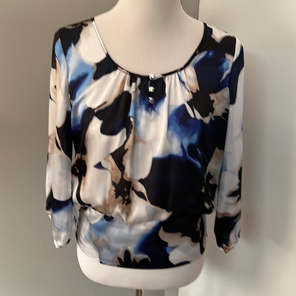 WHBM Blouse - Banded bottom - elastic back.
